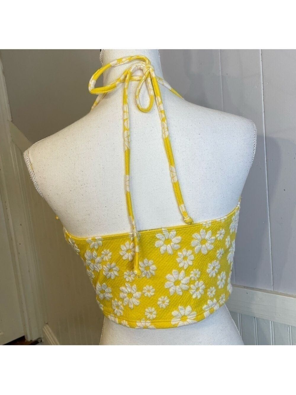 Yellow Daisy Floral Halter Crop Top Julia by J Love Size L - Picture 6 of 13